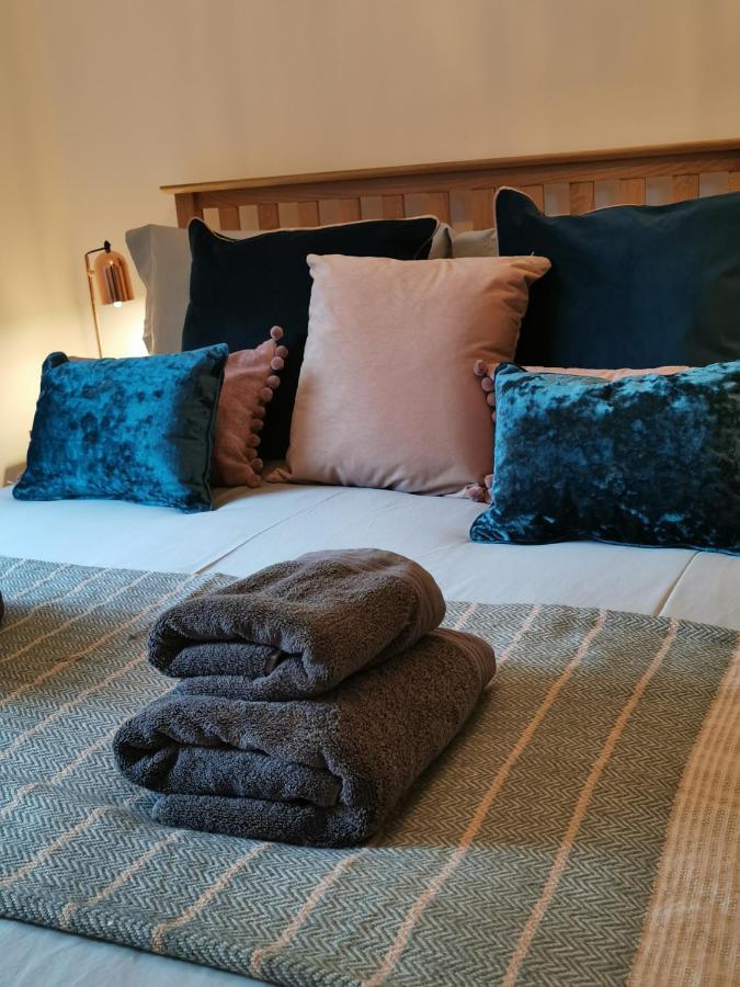 Eldon Row - Stylish Character Apartments - Central Location 1 & 2 Bed Available 多尔盖罗 外观 照片
